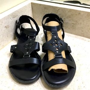 Sonoma sandals